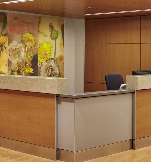ルミナベッラMessalina SO4 peodant　chrome Millwork Cherry – Panolam Surface Systems
